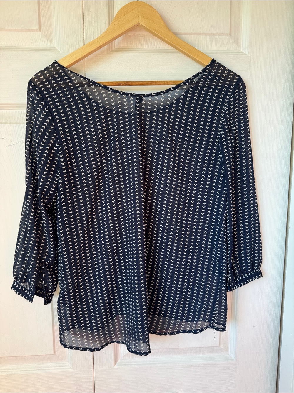 H&M Geometric Blouse in Blue & White Size Medium